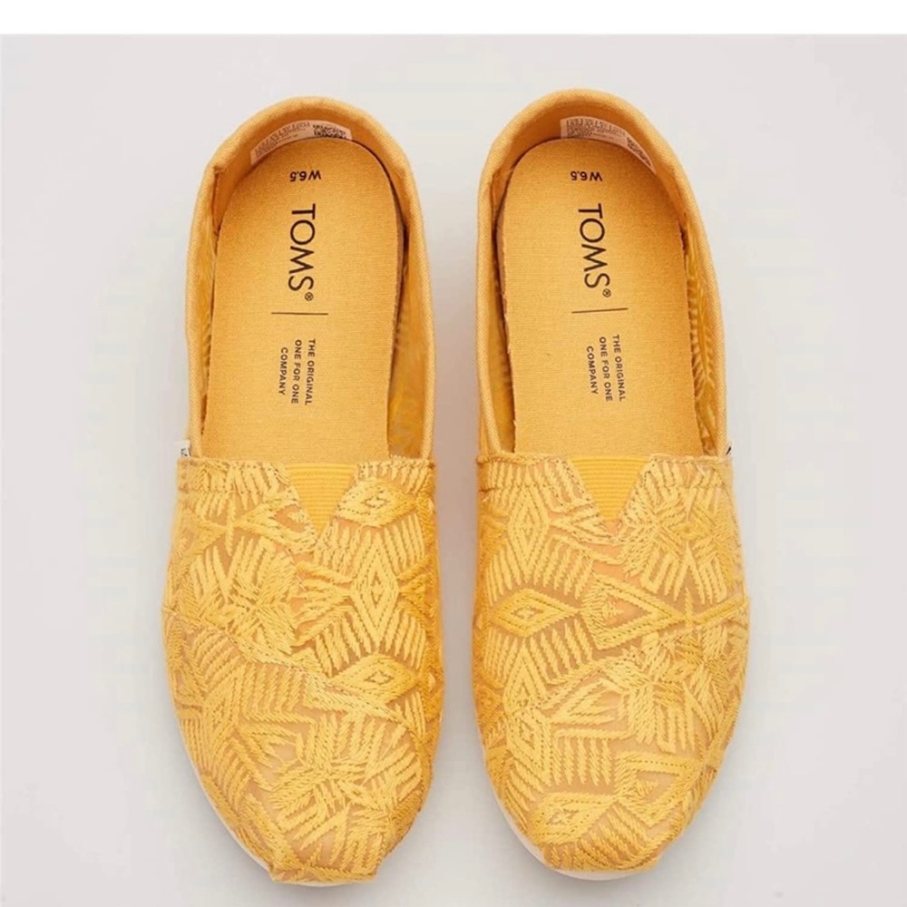 Gold Yellow Geo Lace Toms